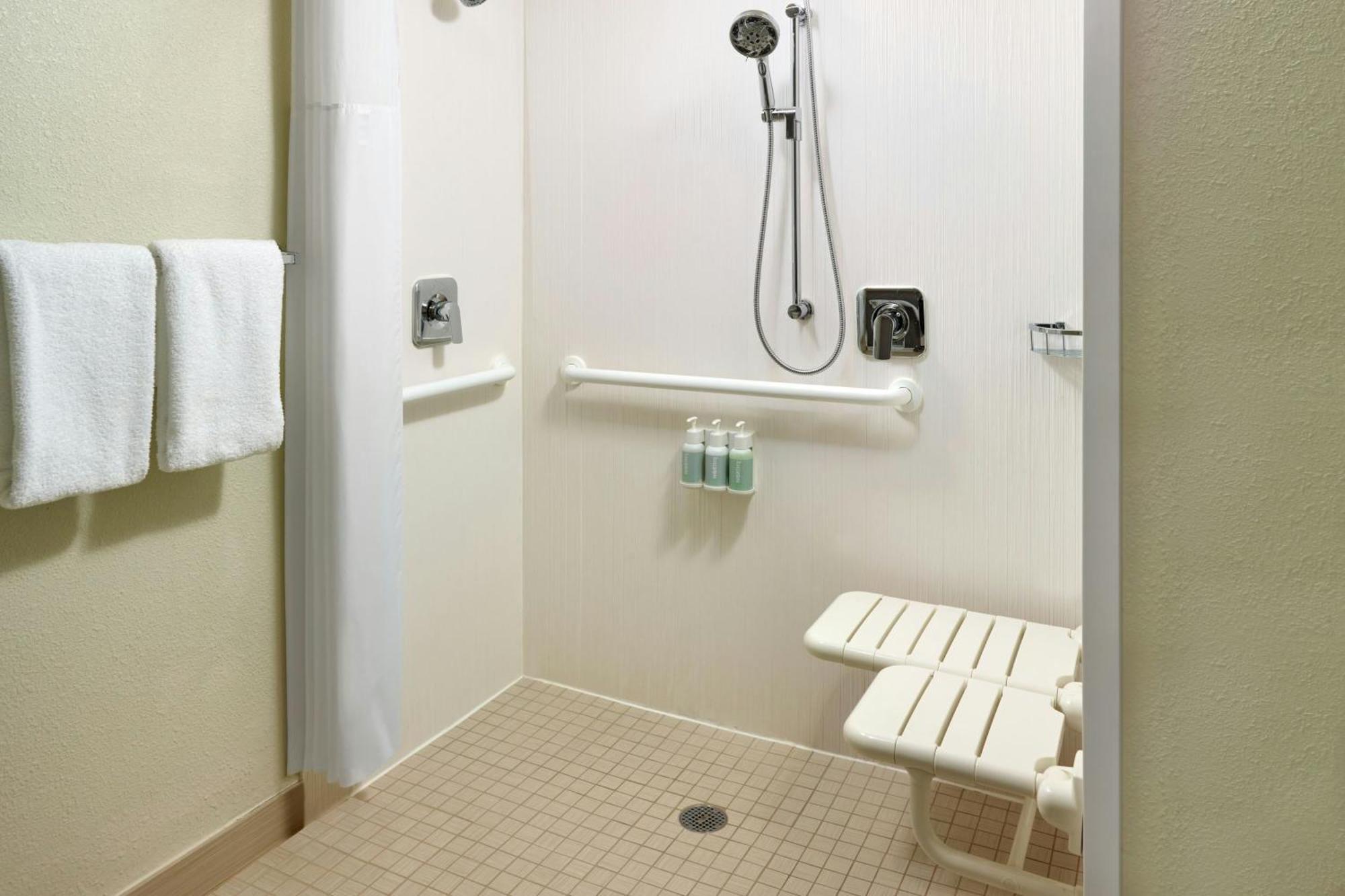 Courtyard By Marriott Hotel Paramus