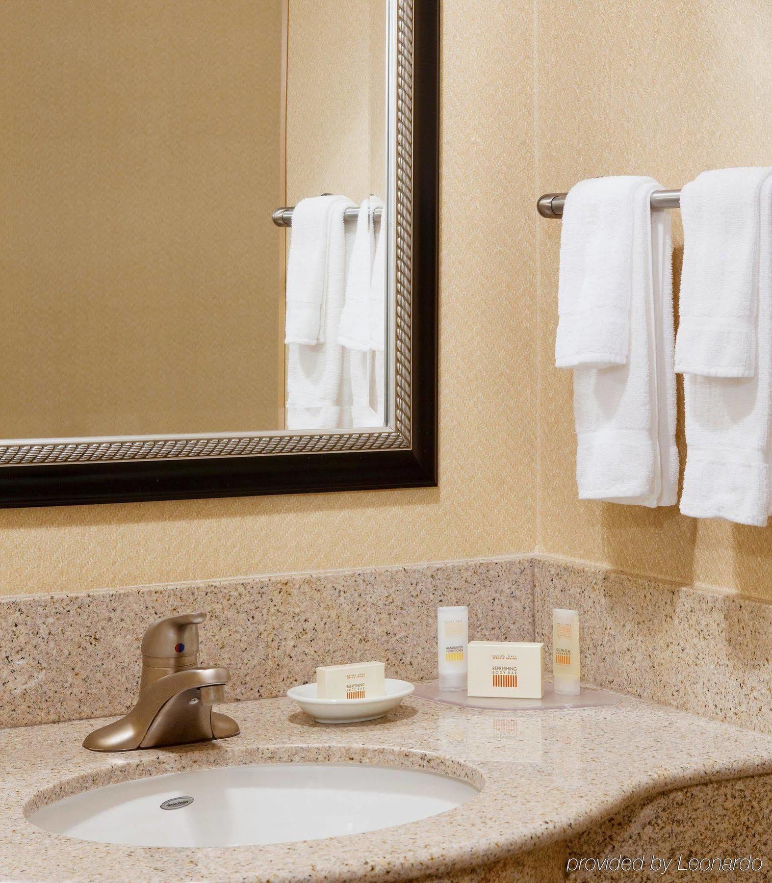 Courtyard By Marriott Hotel