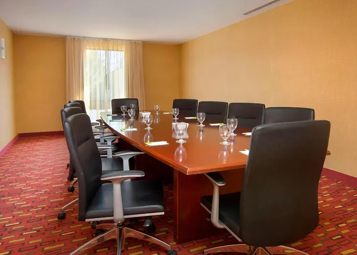 Courtyard By Marriott Paramus