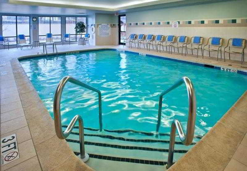 Courtyard By Marriott Paramus