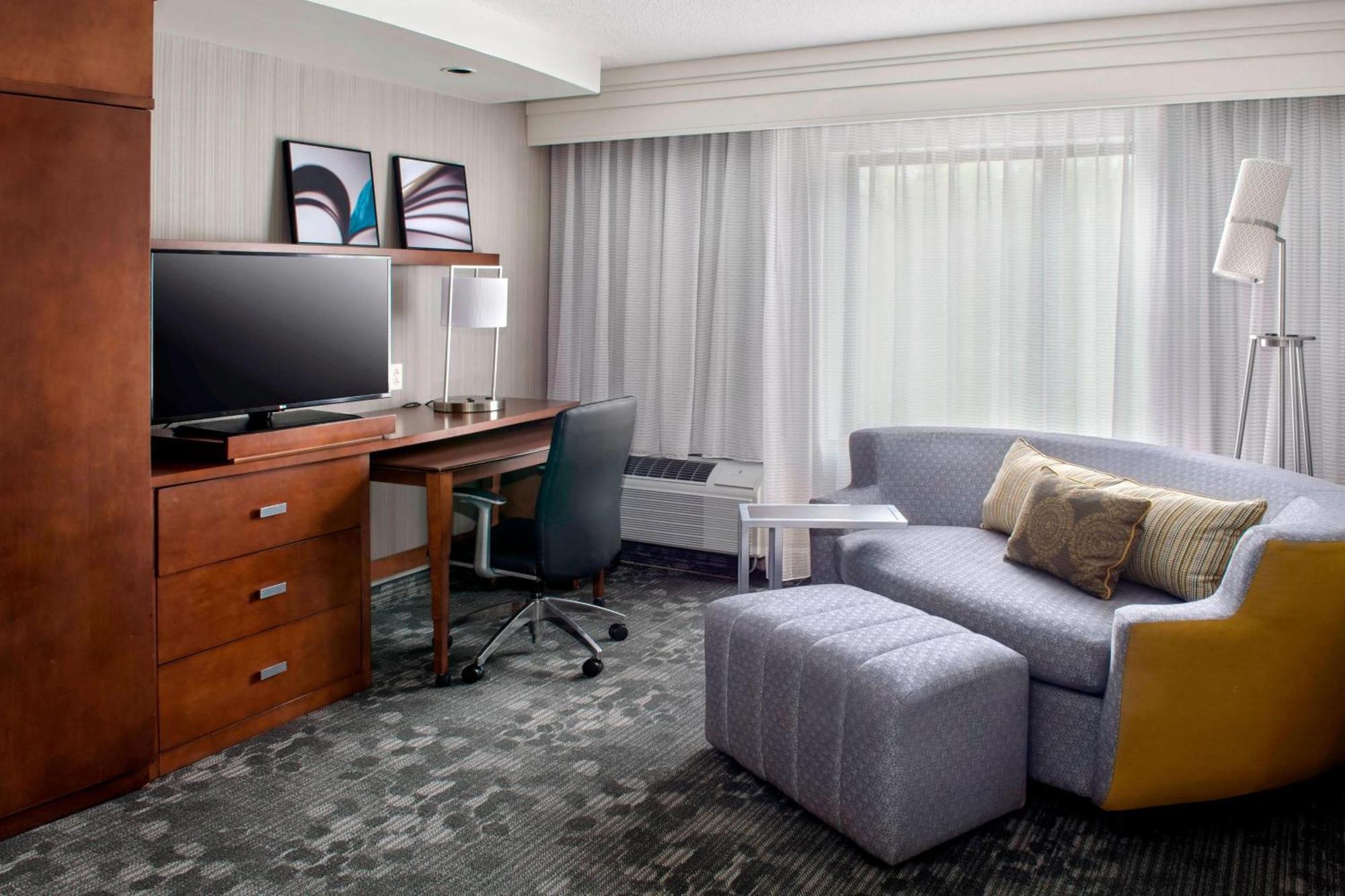 Hotel Courtyard By Marriott 3*