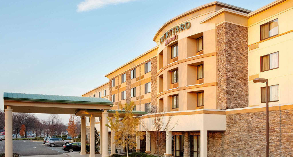 Courtyard By Marriott Hotel 3*